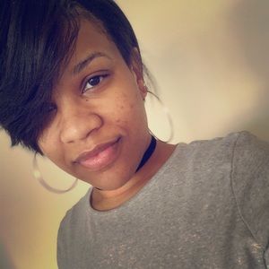 Meet your Posher, Whitney 🍯